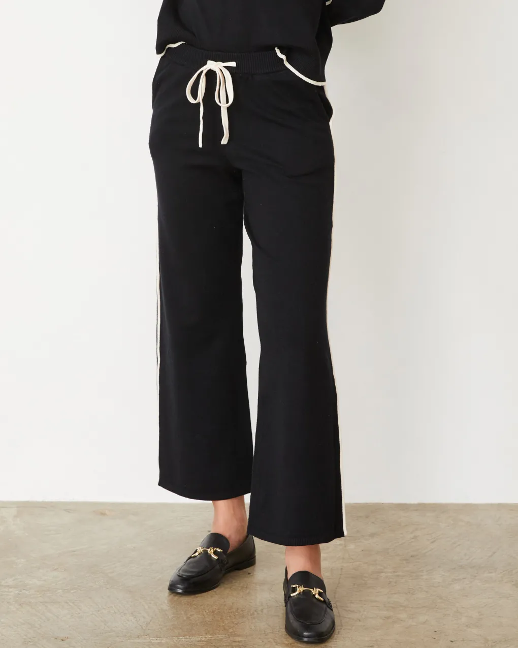 Soft Knit|Travel Essentials*MONROW Lightknit Pant With Contrast Piping BLACK