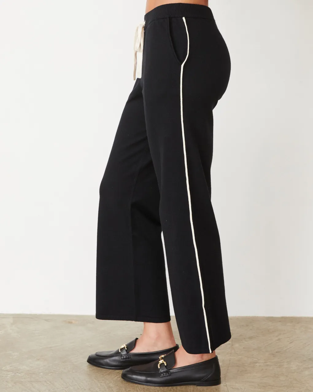 Soft Knit|Travel Essentials*MONROW Lightknit Pant With Contrast Piping BLACK