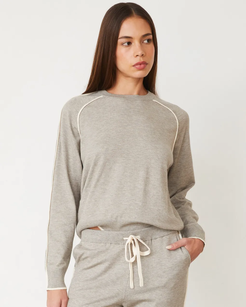 Soft Knit|Travel Essentials*MONROW Lightknit Sweater With Contrast Piping HEATHERGREY