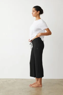 Supersoft|Sweats*MONROW Supersoft Crop Lounge Pant BLACK