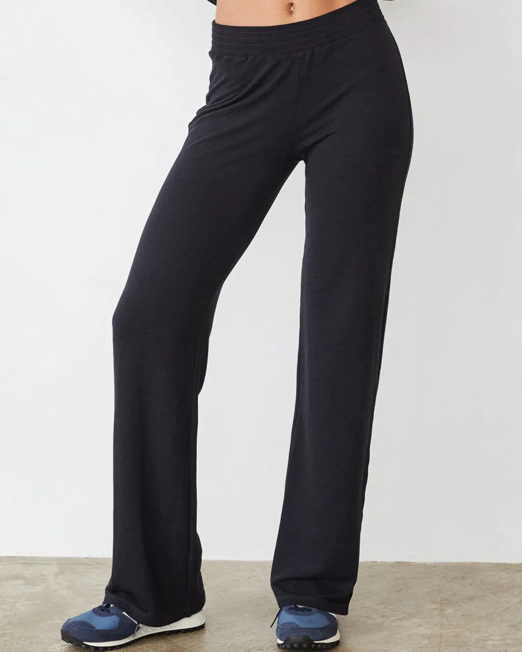 Supersoft|Sweats*MONROW Supersoft Slim Sweat FADEDBLACK